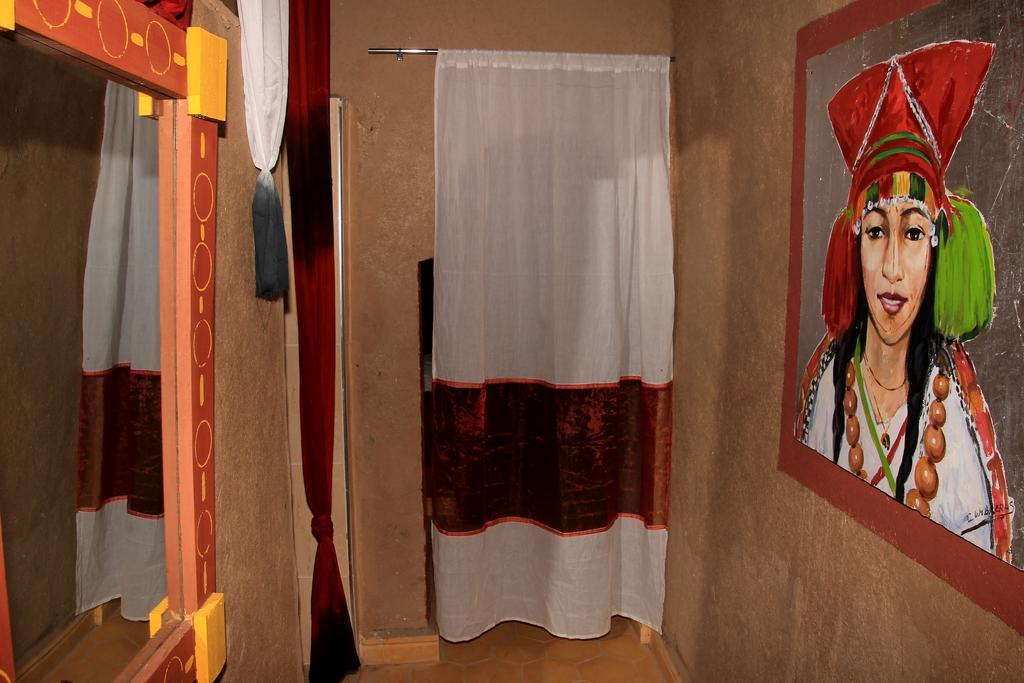 Hôtel La Gazelle Bleue à Merzouga Extérieur photo