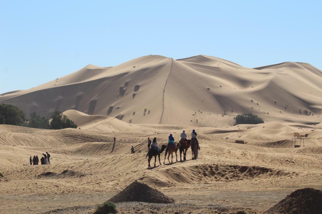 Hôtel La Gazelle Bleue à Merzouga Extérieur photo