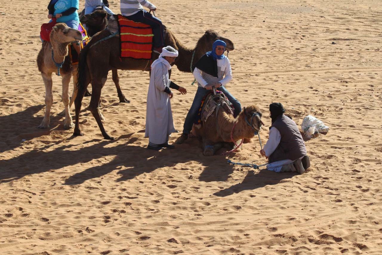 Hôtel La Gazelle Bleue à Merzouga Extérieur photo